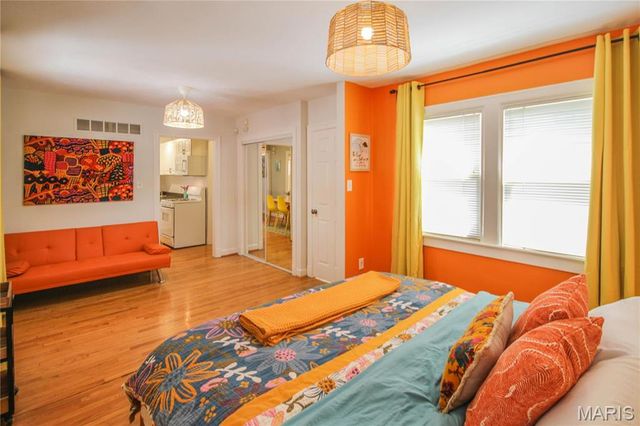 4250 Juniata Street, St Louis, MO 63116