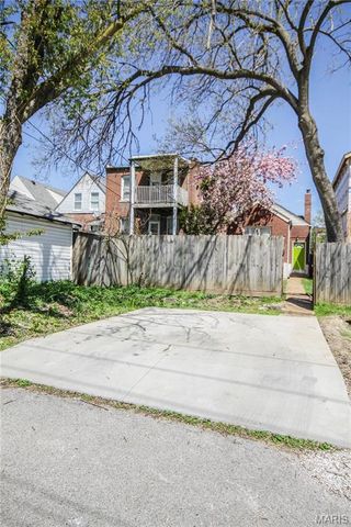 4250 Juniata Street, St Louis, MO 63116