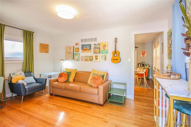 4250 Juniata Street, St Louis, MO 63116