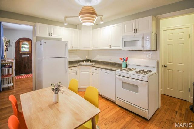 4250 Juniata Street, St Louis, MO 63116