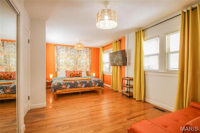 4250 Juniata Street, St Louis, MO 63116