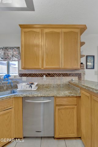 512 Mogollon Circle, El Paso, TX 79912