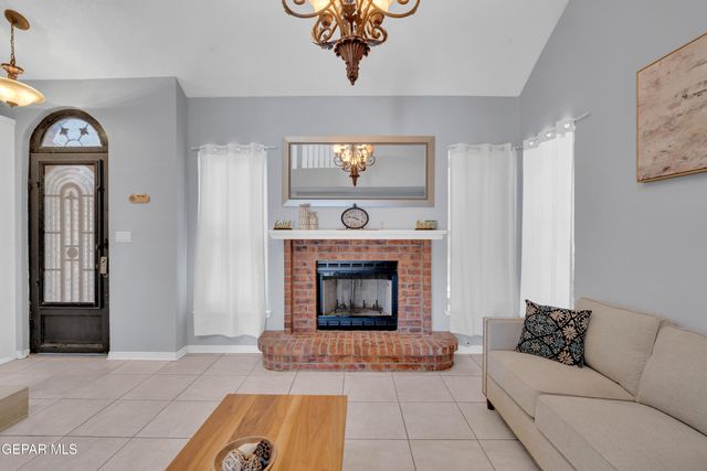 512 Mogollon Circle, El Paso, TX 79912