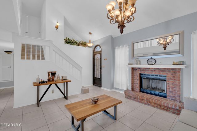 512 Mogollon Circle, El Paso, TX 79912