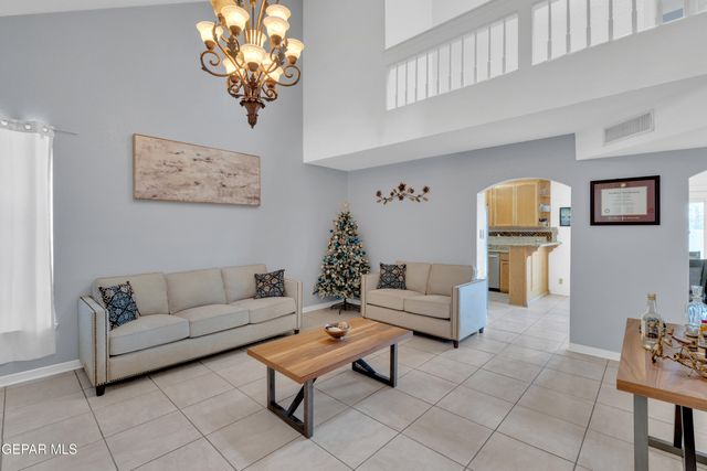 512 Mogollon Circle, El Paso, TX 79912