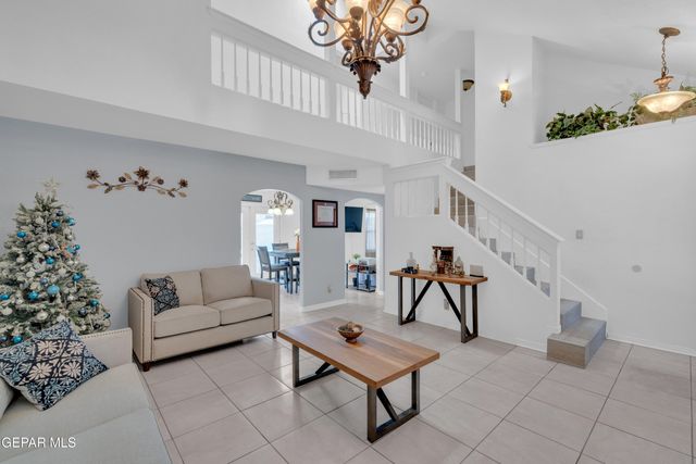 512 Mogollon Circle, El Paso, TX 79912