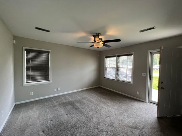 103 Dorchester Manor Boulevard, North Charleston, SC 29420