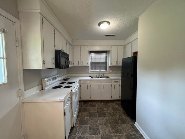 103 Dorchester Manor Boulevard, North Charleston, SC 29420