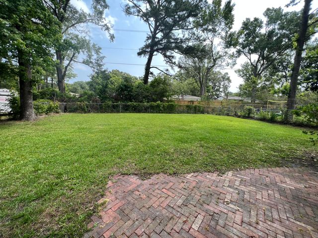 103 Dorchester Manor Boulevard, North Charleston, SC 29420