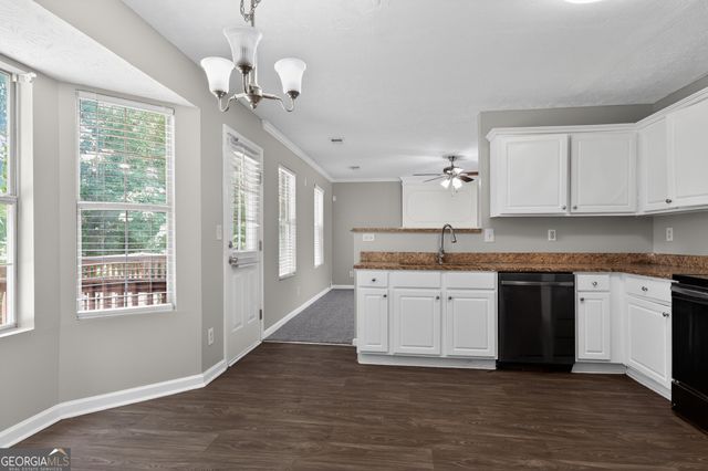 1121 Huntington Place Circle, Lithonia, GA 30058