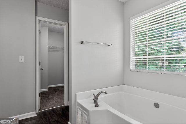 1121 Huntington Place Circle, Lithonia, GA 30058