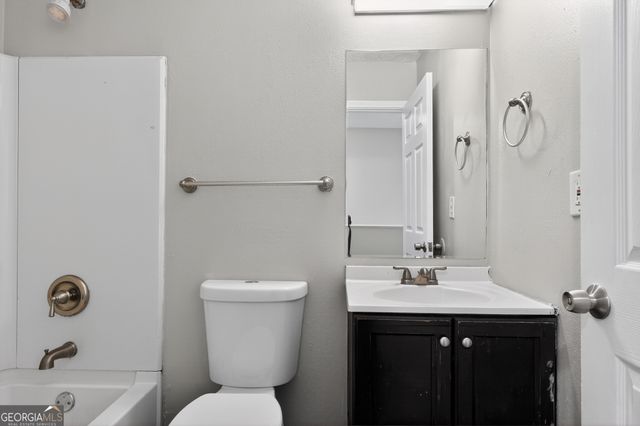 1121 Huntington Place Circle, Lithonia, GA 30058