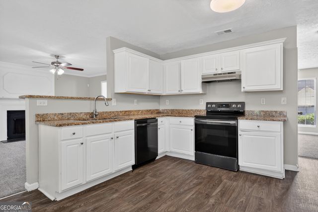 1121 Huntington Place Circle, Lithonia, GA 30058