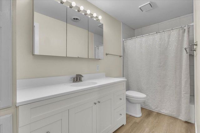 1444 Woodview Drive 7, Crown Point, IN 46307