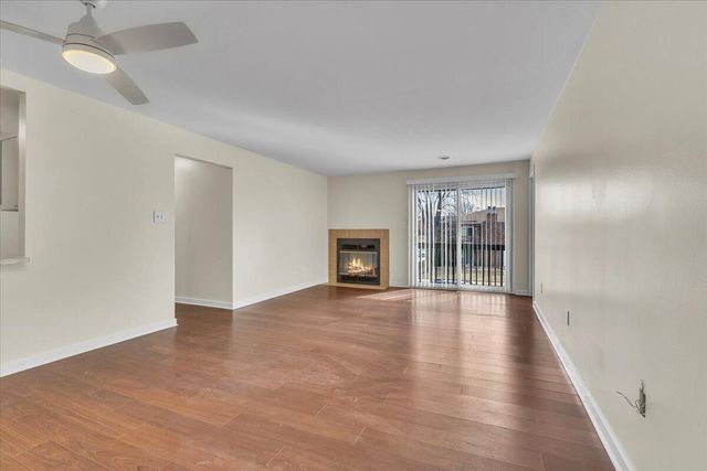 1444 Woodview Drive 7, Crown Point, IN 46307