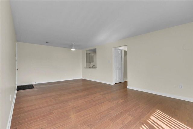 1444 Woodview Drive 7, Crown Point, IN 46307