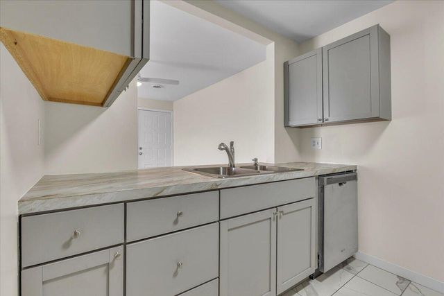 1444 Woodview Drive 7, Crown Point, IN 46307