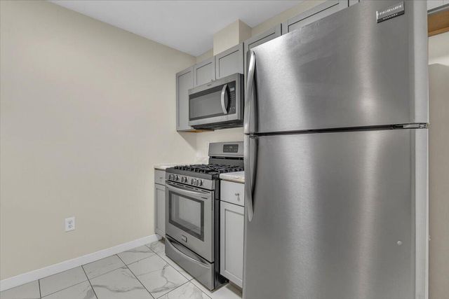 1444 Woodview Drive 7, Crown Point, IN 46307