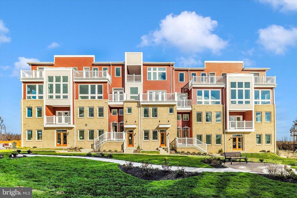 718 IRON FORGE ROAD UNIT B, Frederick, MD 21702