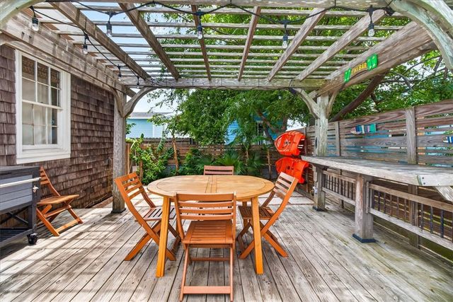 343 Oleander St, Port Aransas, TX 78373