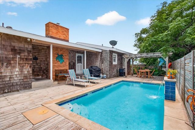 343 Oleander St, Port Aransas, TX 78373