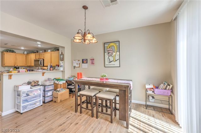 10200 Deerfield Beach Avenue 102, Las Vegas, NV 89129