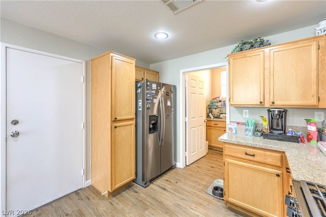 10200 Deerfield Beach Avenue 102, Las Vegas, NV 89129