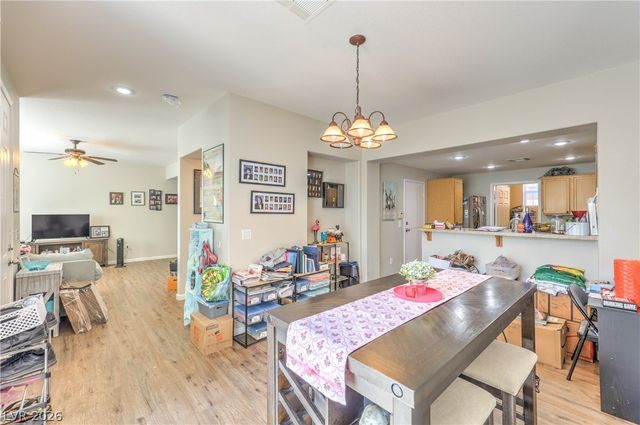 10200 Deerfield Beach Avenue 102, Las Vegas, NV 89129