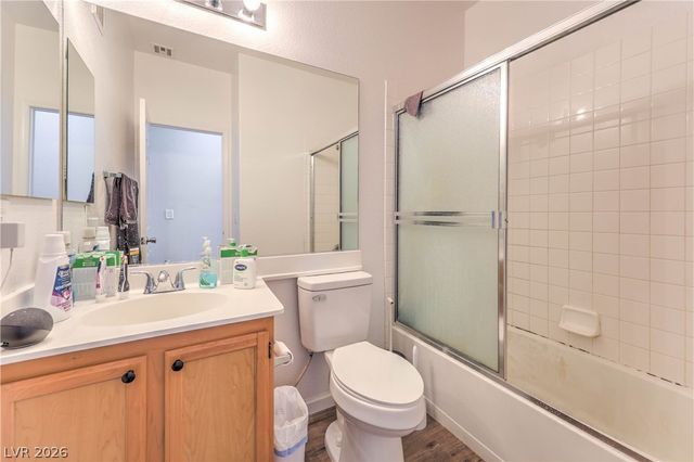 10200 Deerfield Beach Avenue 102, Las Vegas, NV 89129
