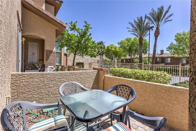 10200 Deerfield Beach Avenue 102, Las Vegas, NV 89129