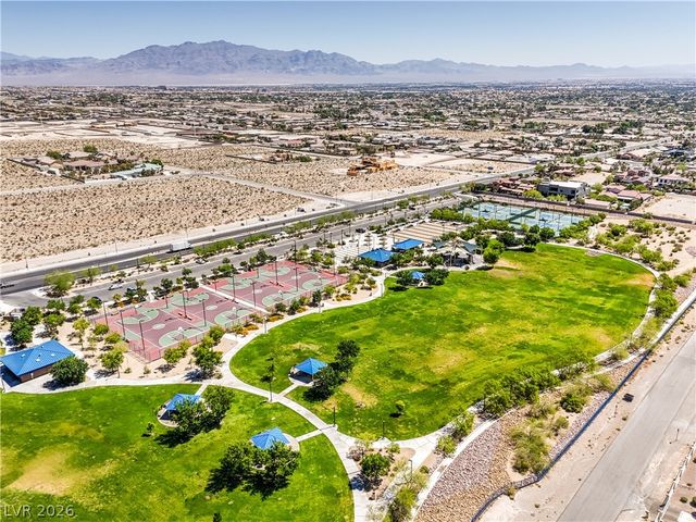 10200 Deerfield Beach Avenue 102, Las Vegas, NV 89129