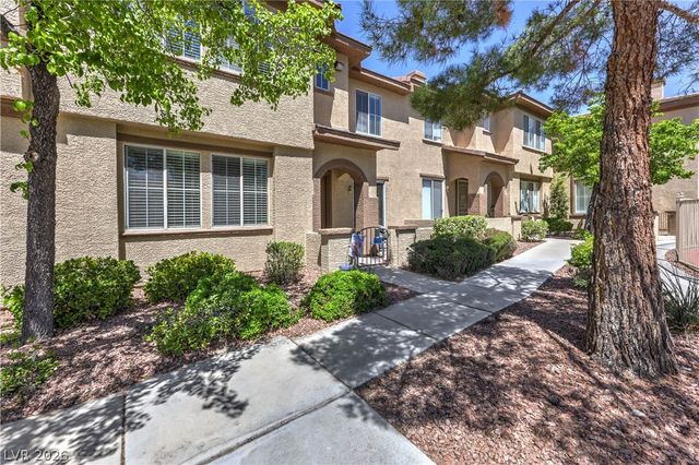 10200 Deerfield Beach Avenue 102, Las Vegas, NV 89129