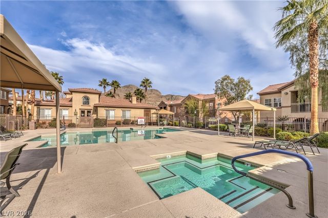 10200 Deerfield Beach Avenue 102, Las Vegas, NV 89129