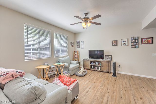10200 Deerfield Beach Avenue 102, Las Vegas, NV 89129