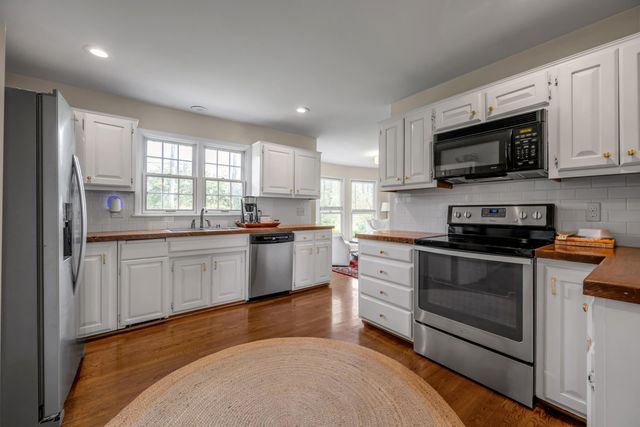 3004 Island Drive, Lexington, KY 40502