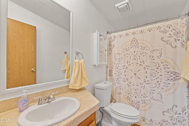 3040 Medlin Road, Clayton, NC 27527