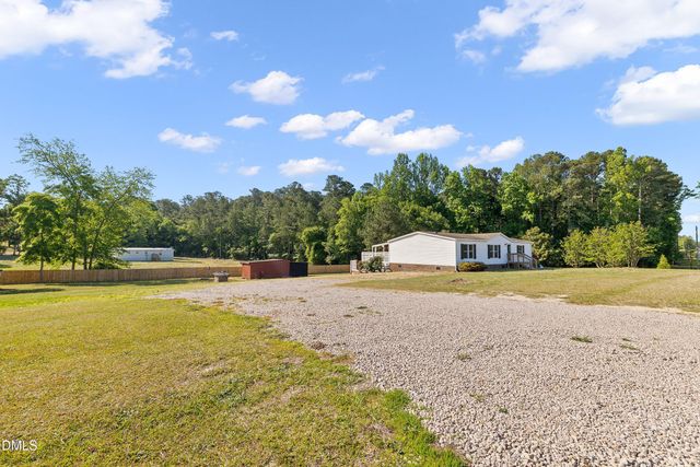 3040 Medlin Road, Clayton, NC 27527