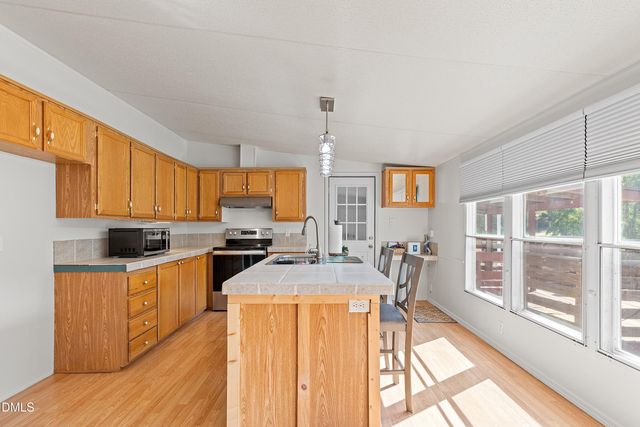 3040 Medlin Road, Clayton, NC 27527