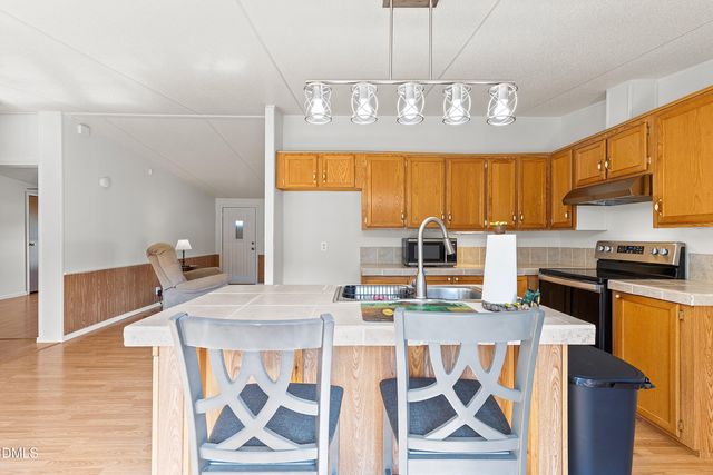 3040 Medlin Road, Clayton, NC 27527