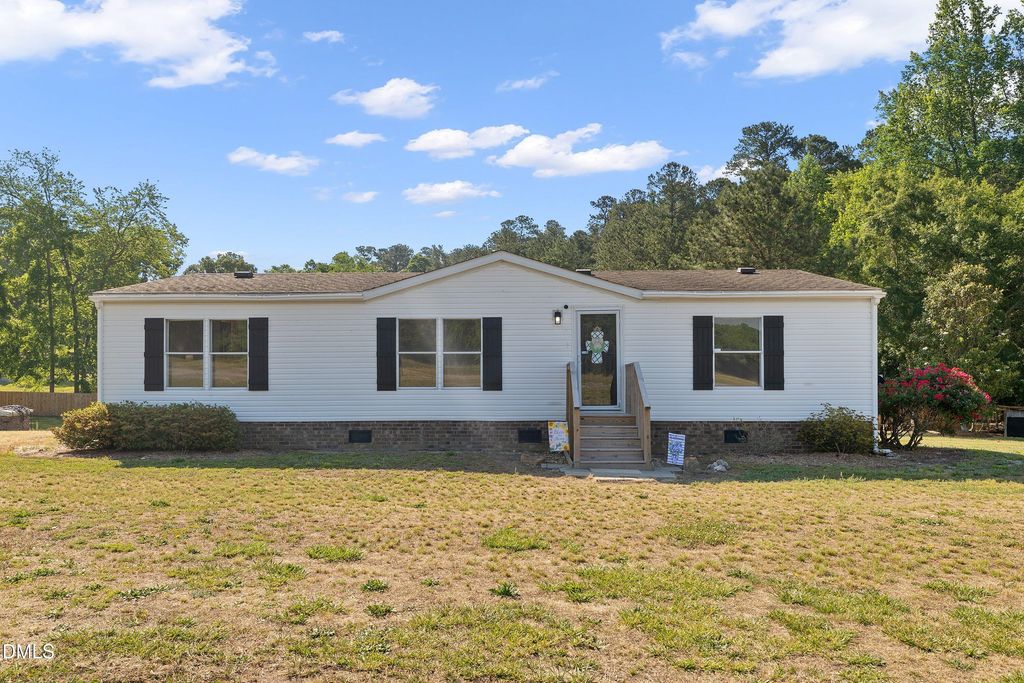 3040 Medlin Road, Clayton, NC 27527
