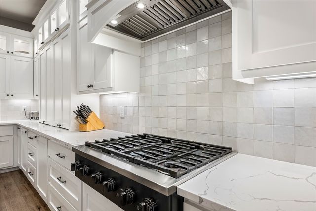 18246 Luedecke Road, Gentry, AR 72734