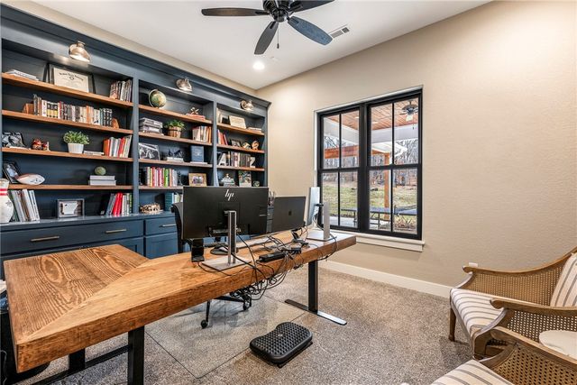 18246 Luedecke Road, Gentry, AR 72734