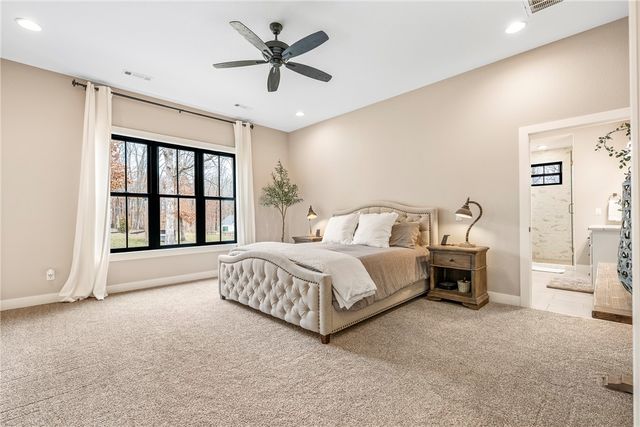 18246 Luedecke Road, Gentry, AR 72734