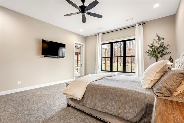 18246 Luedecke Road, Gentry, AR 72734