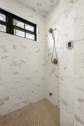 18246 Luedecke Road, Gentry, AR 72734