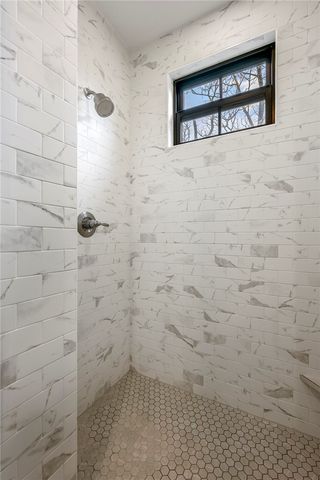 18246 Luedecke Road, Gentry, AR 72734