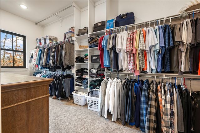 18246 Luedecke Road, Gentry, AR 72734