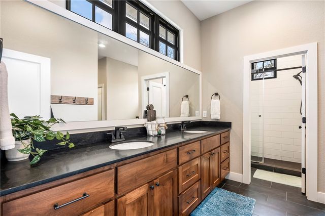 18246 Luedecke Road, Gentry, AR 72734