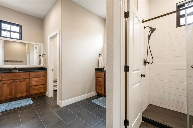 18246 Luedecke Road, Gentry, AR 72734