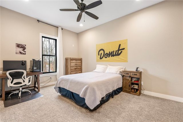 18246 Luedecke Road, Gentry, AR 72734